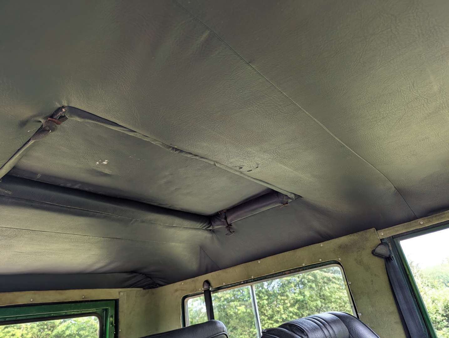 <p>1972 TOYOTA LAND CRUISER FJ43</p>