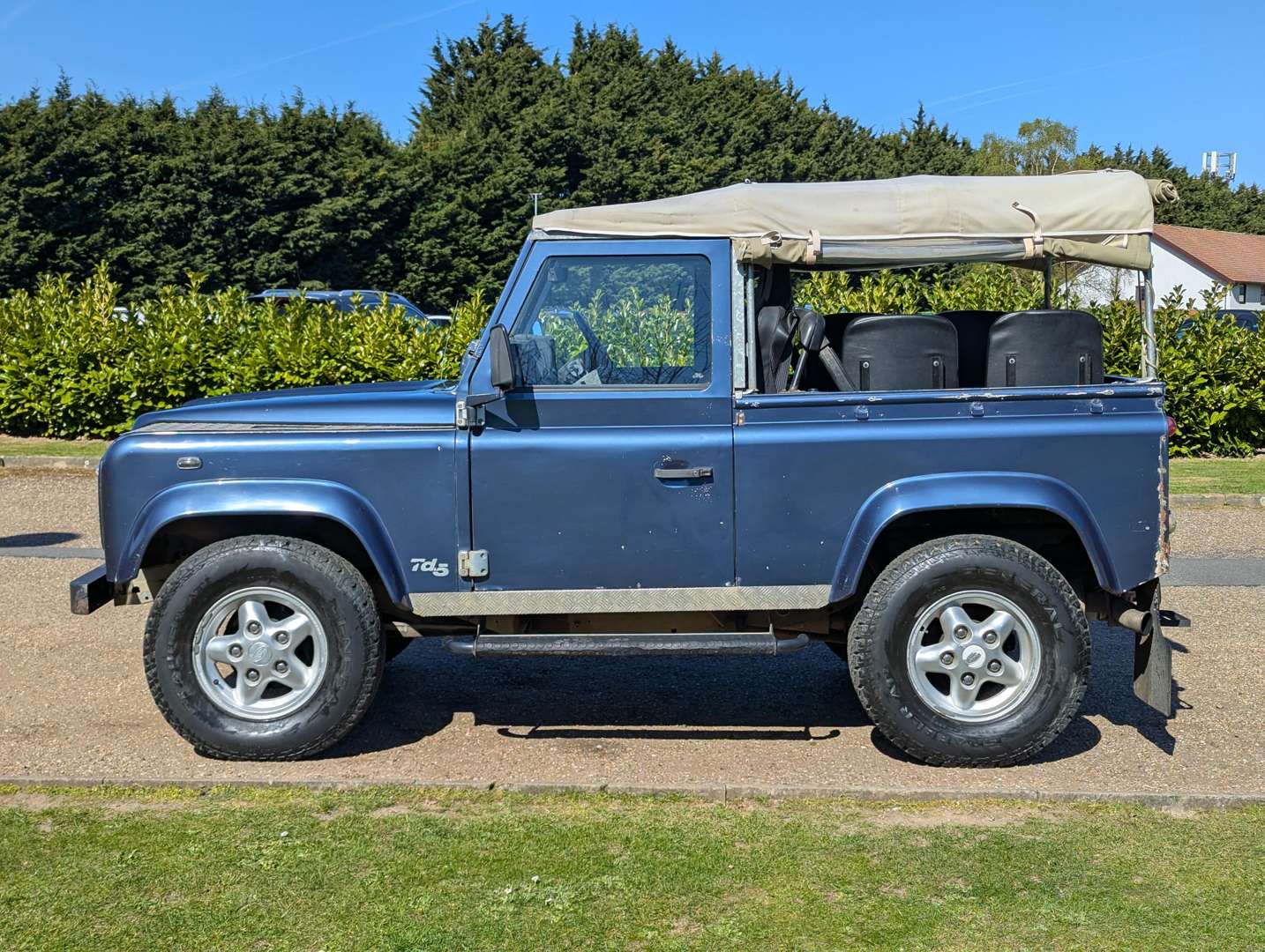 <p>1999 LAND ROVER DEFENDER TD5</p>