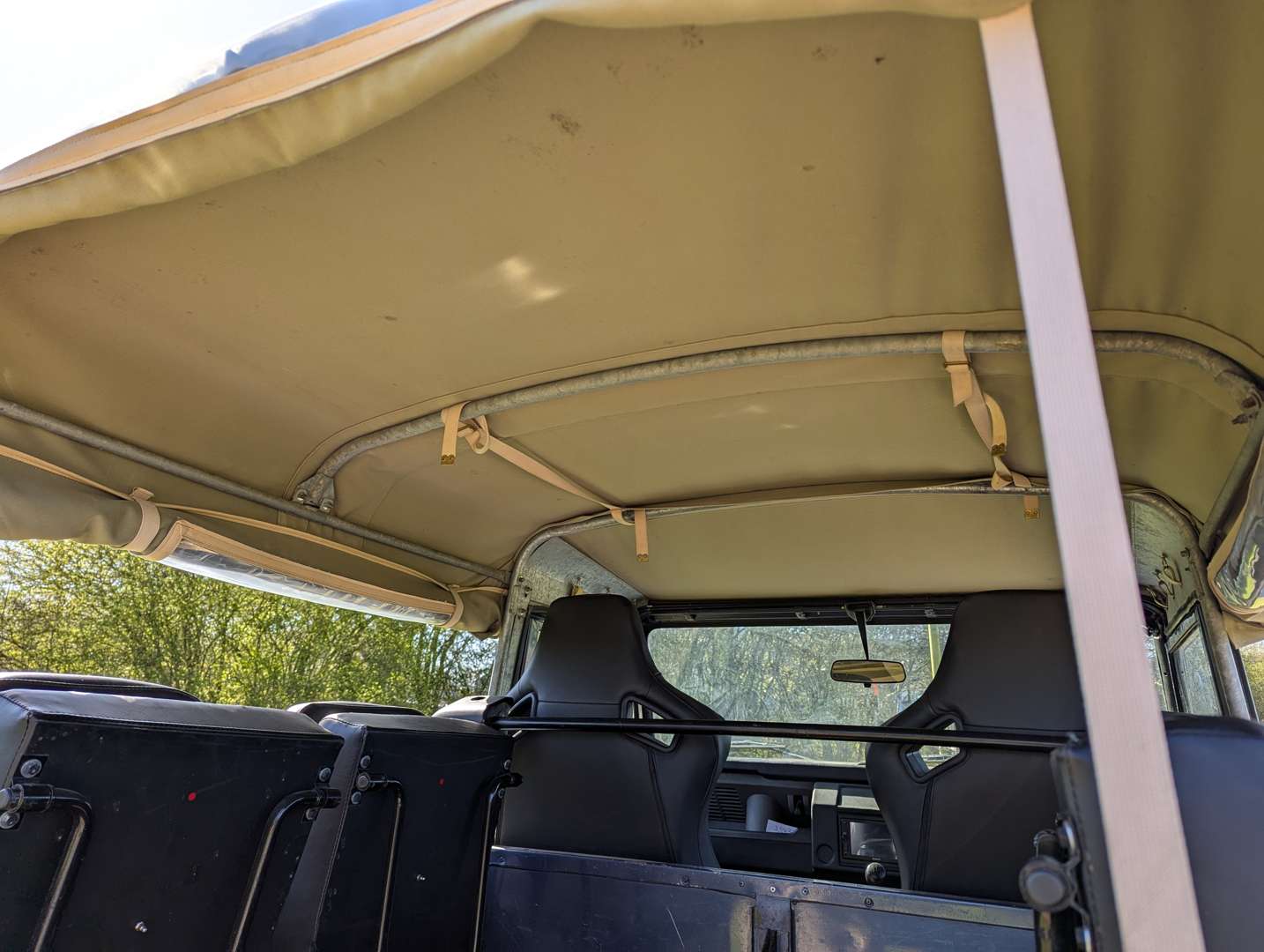 <p>1999 LAND ROVER DEFENDER TD5</p>