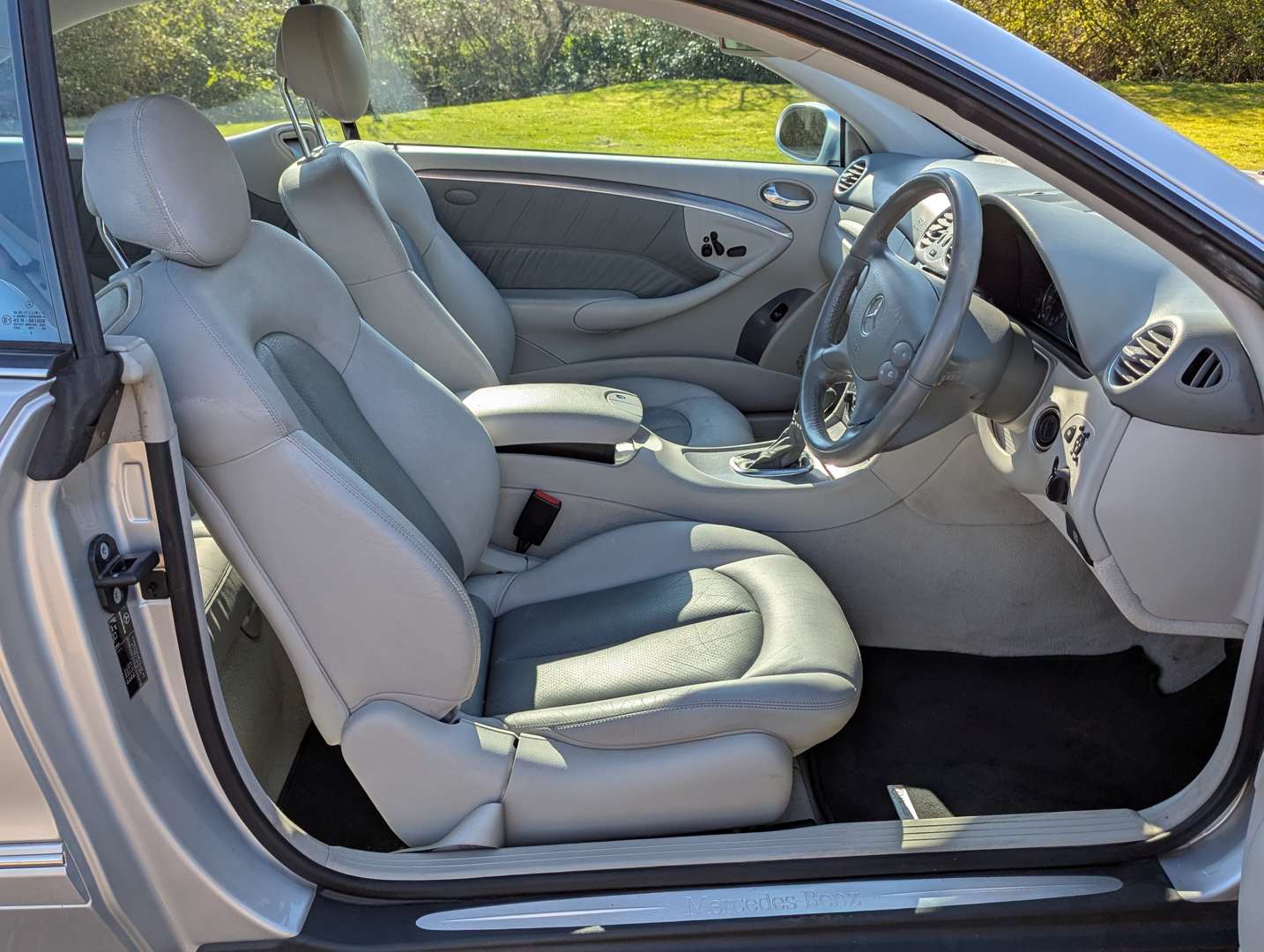 <p>2002 MERCEDES CLK 500 AVANTGARDE</p>