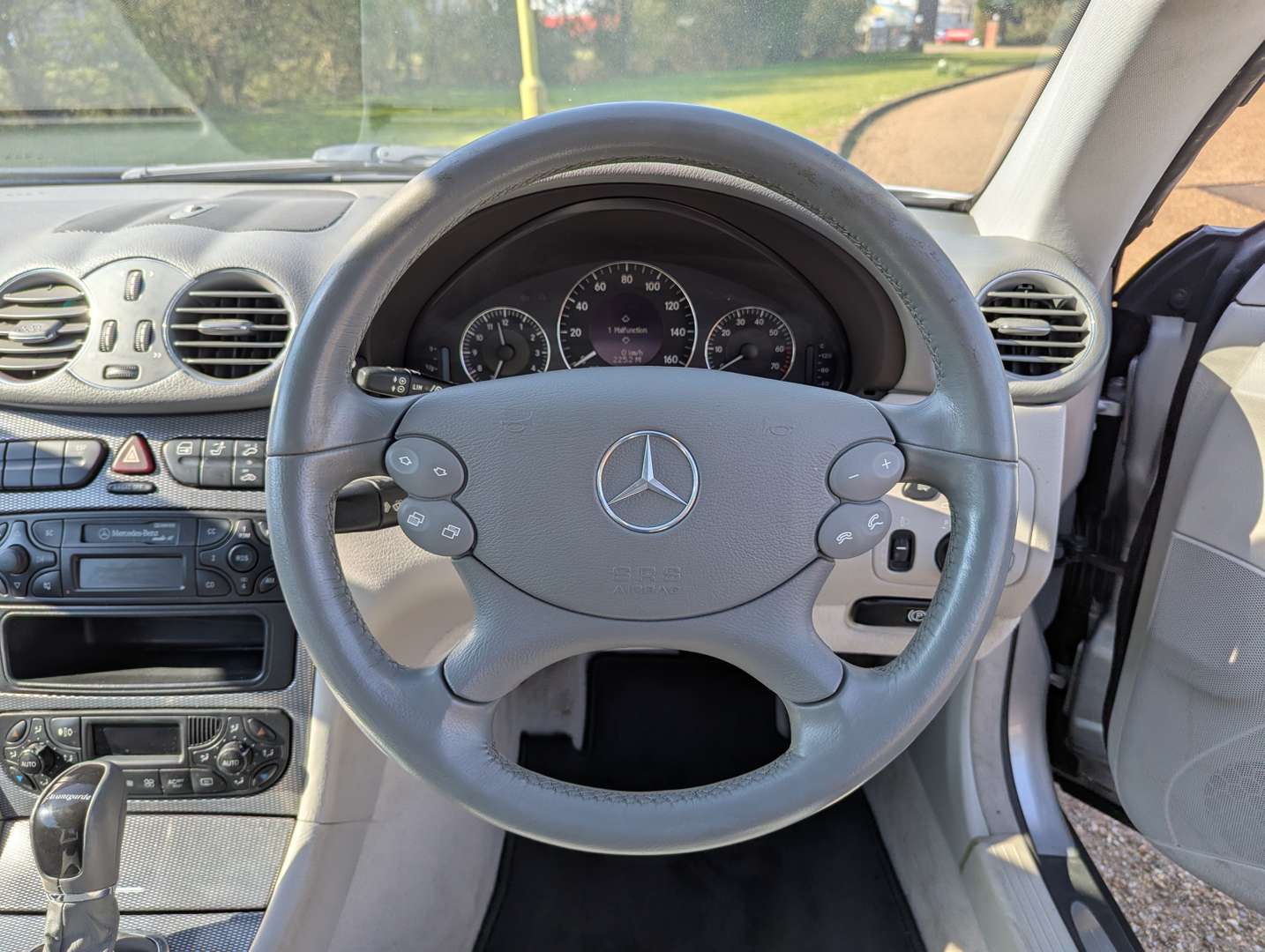<p>2002 MERCEDES CLK 500 AVANTGARDE</p>