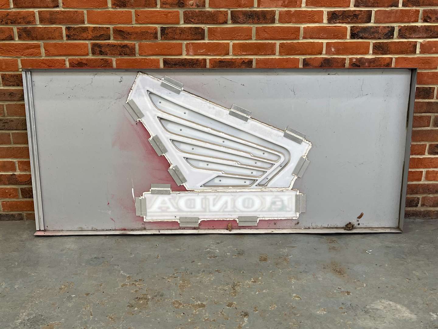 <p>Honda Dealership Sign</p>