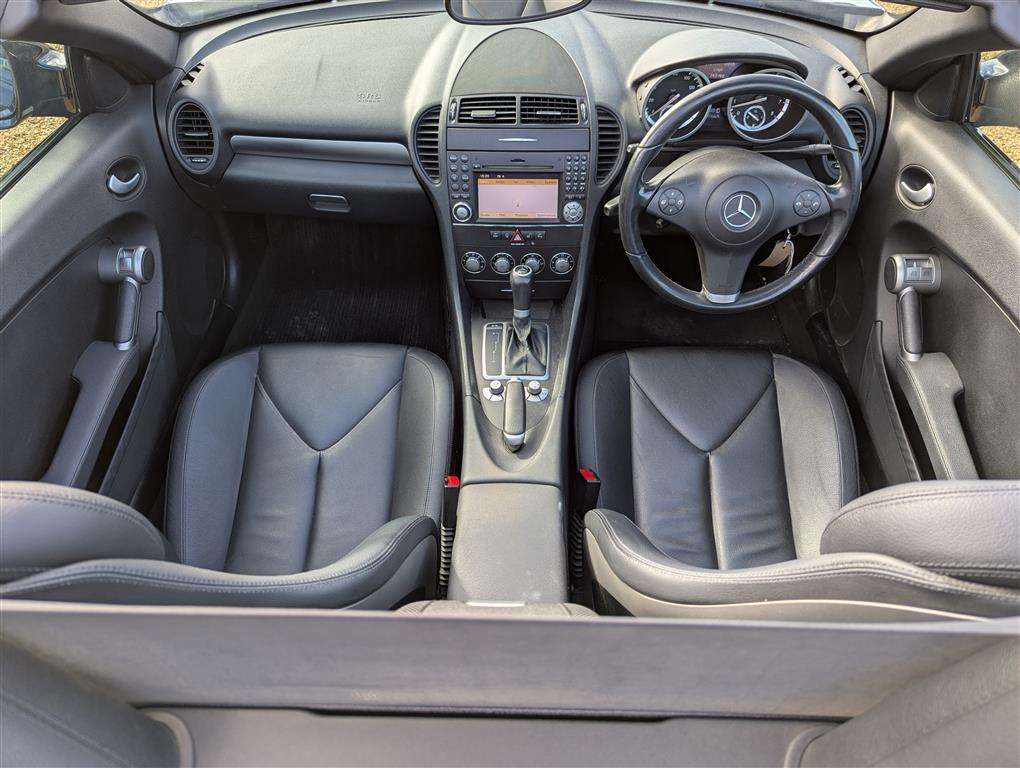 <p>2011 MERCEDES SLK 350 AUTO</p>