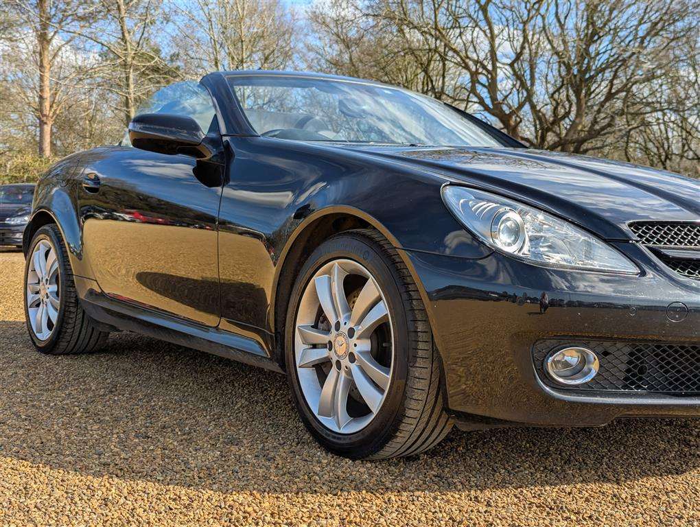 <p>2011 MERCEDES SLK 350 AUTO</p>