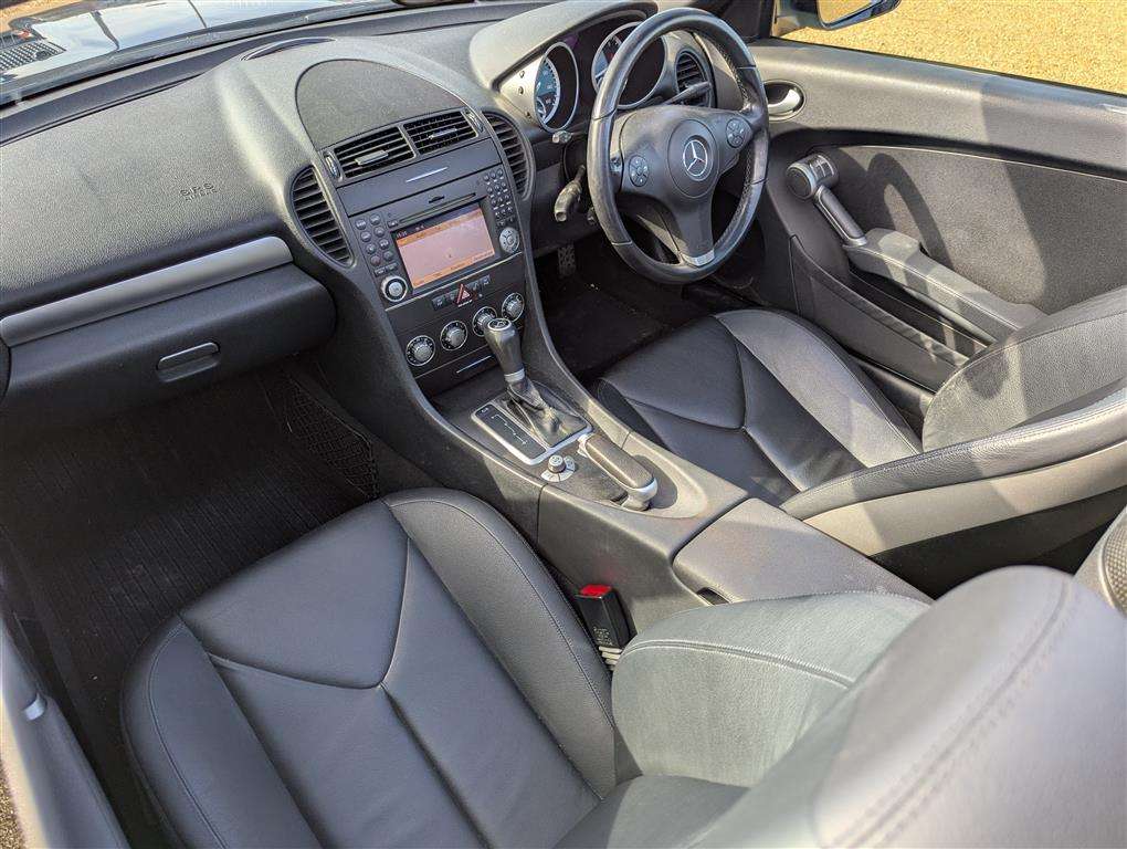 <p>2011 MERCEDES SLK 350 AUTO</p>