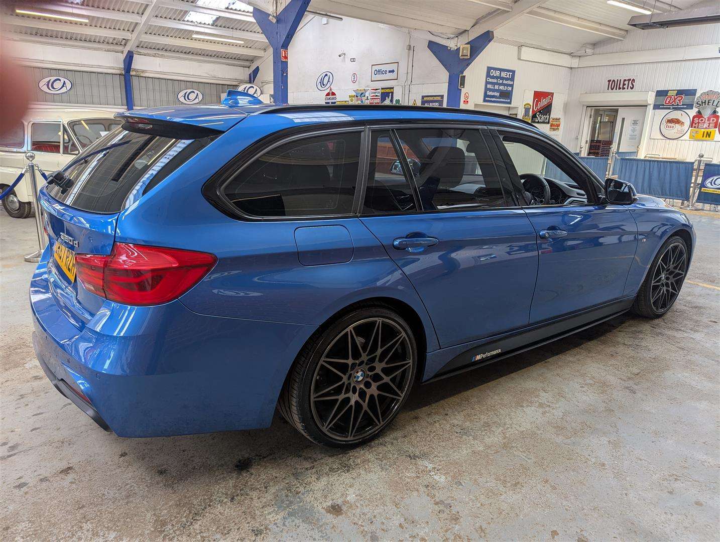 <p>2017 BMW 320D M SPORT AUTO</p>