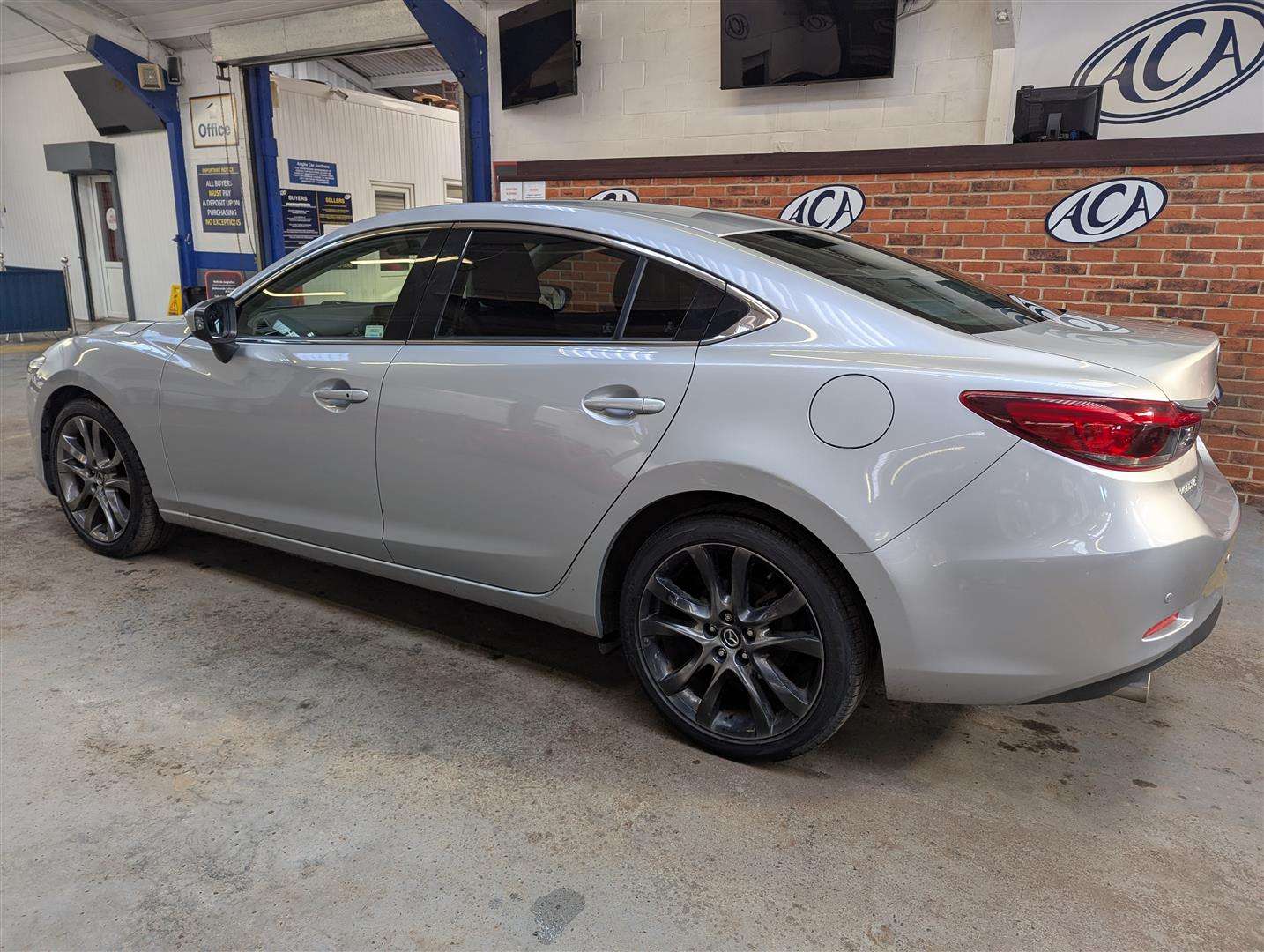 <p>2015 MAZDA 6 SPORT NAV D</p>