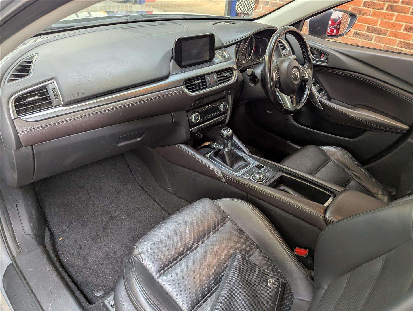<p>2015 MAZDA 6 SPORT NAV D</p>