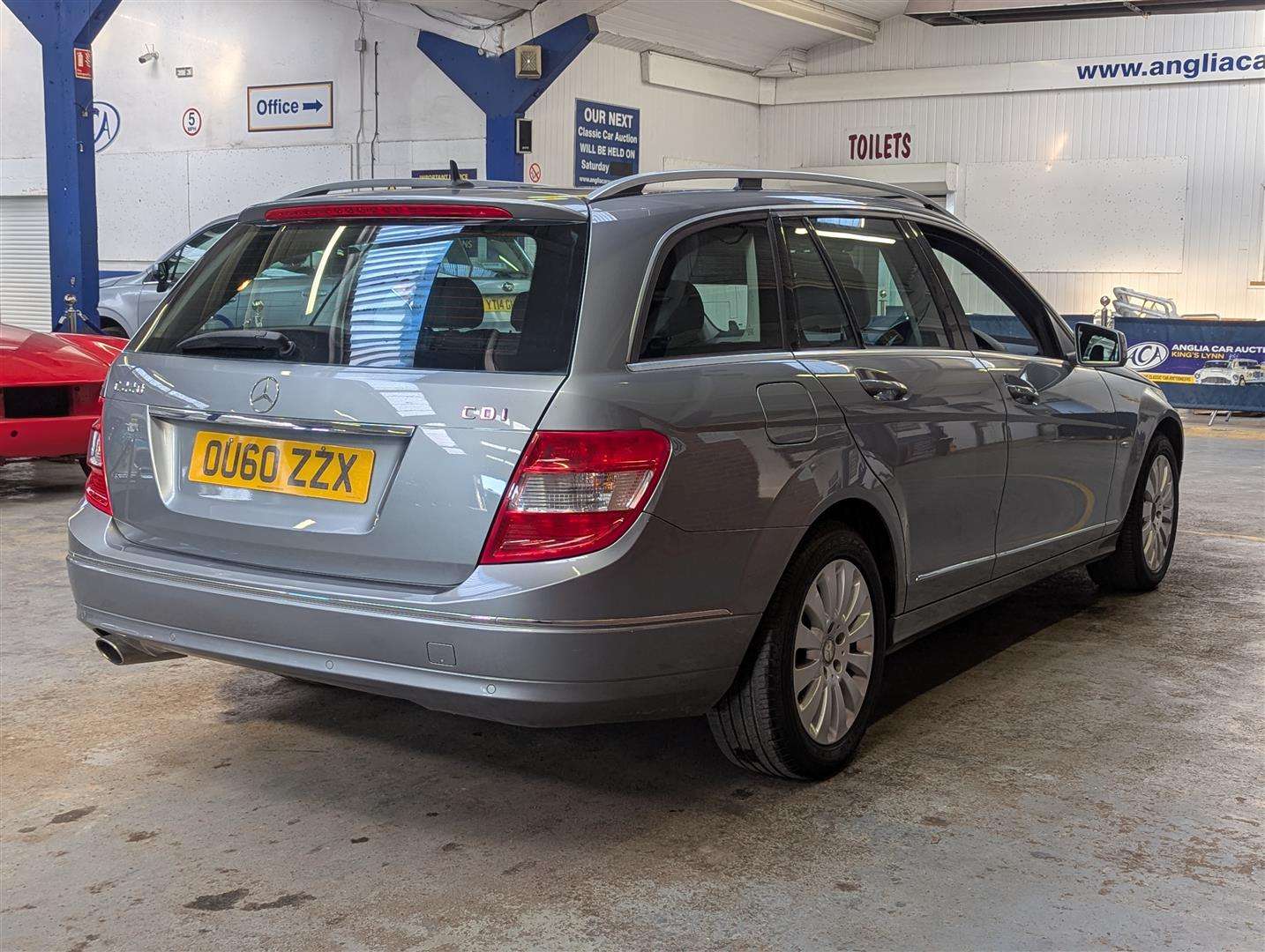 <p>2010 MERCEDES-BENZ C220 BLUEF-CY ELEG CDI A</p>