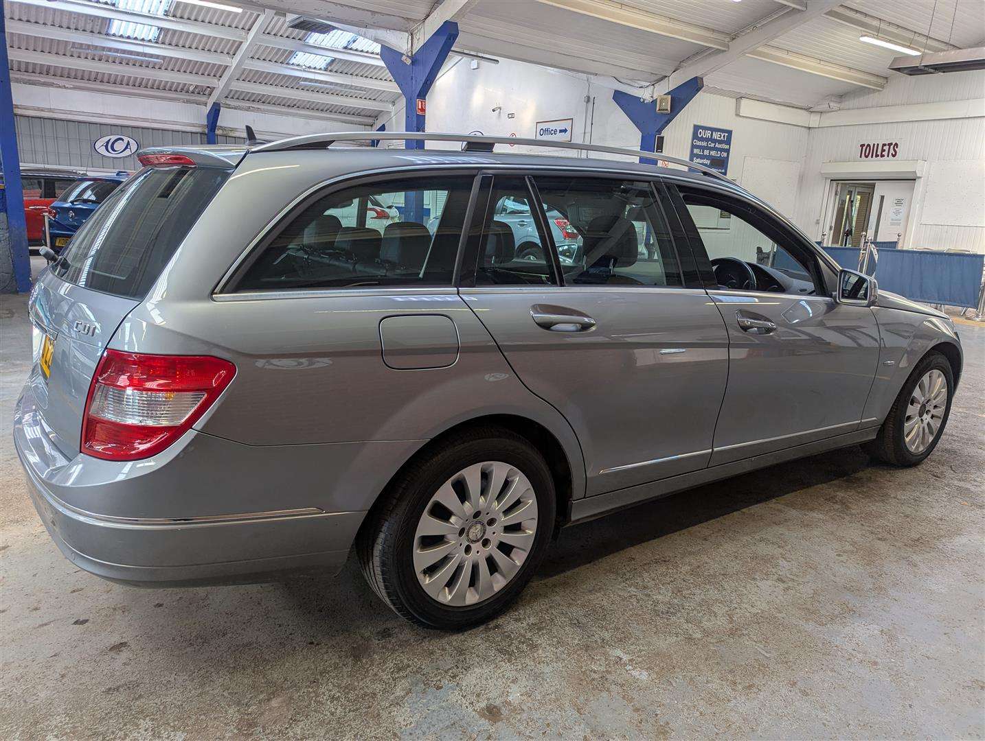 <p>2010 MERCEDES-BENZ C220 BLUEF-CY ELEG CDI A</p>