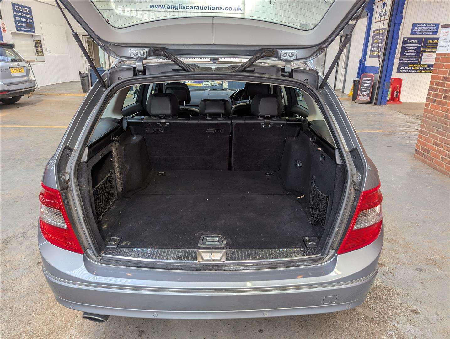 <p>2010 MERCEDES-BENZ C220 BLUEF-CY ELEG CDI A</p>