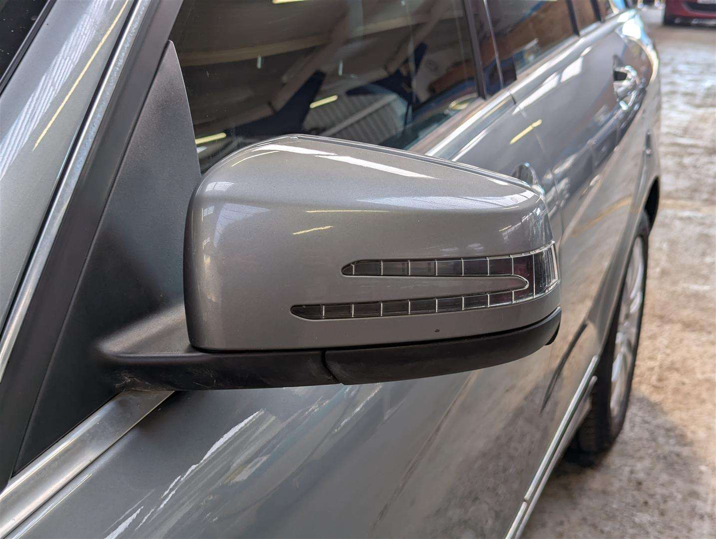 <p>2010 MERCEDES-BENZ C220 BLUEF-CY ELEG CDI A</p>
