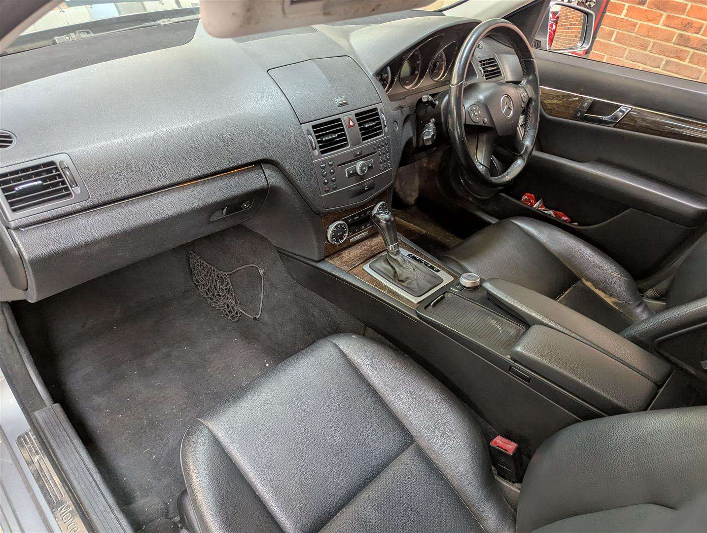 <p>2010 MERCEDES-BENZ C220 BLUEF-CY ELEG CDI A</p>