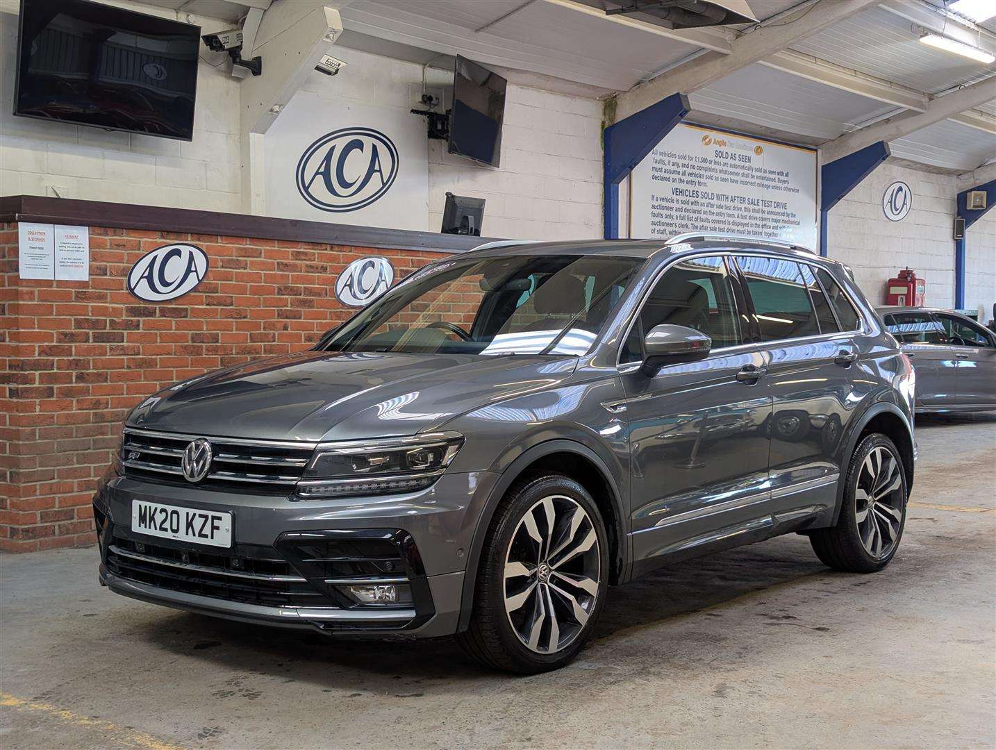 <p>2020 VOLKSWAGEN TIGUAN R-LINE TECH TDI S-</p>