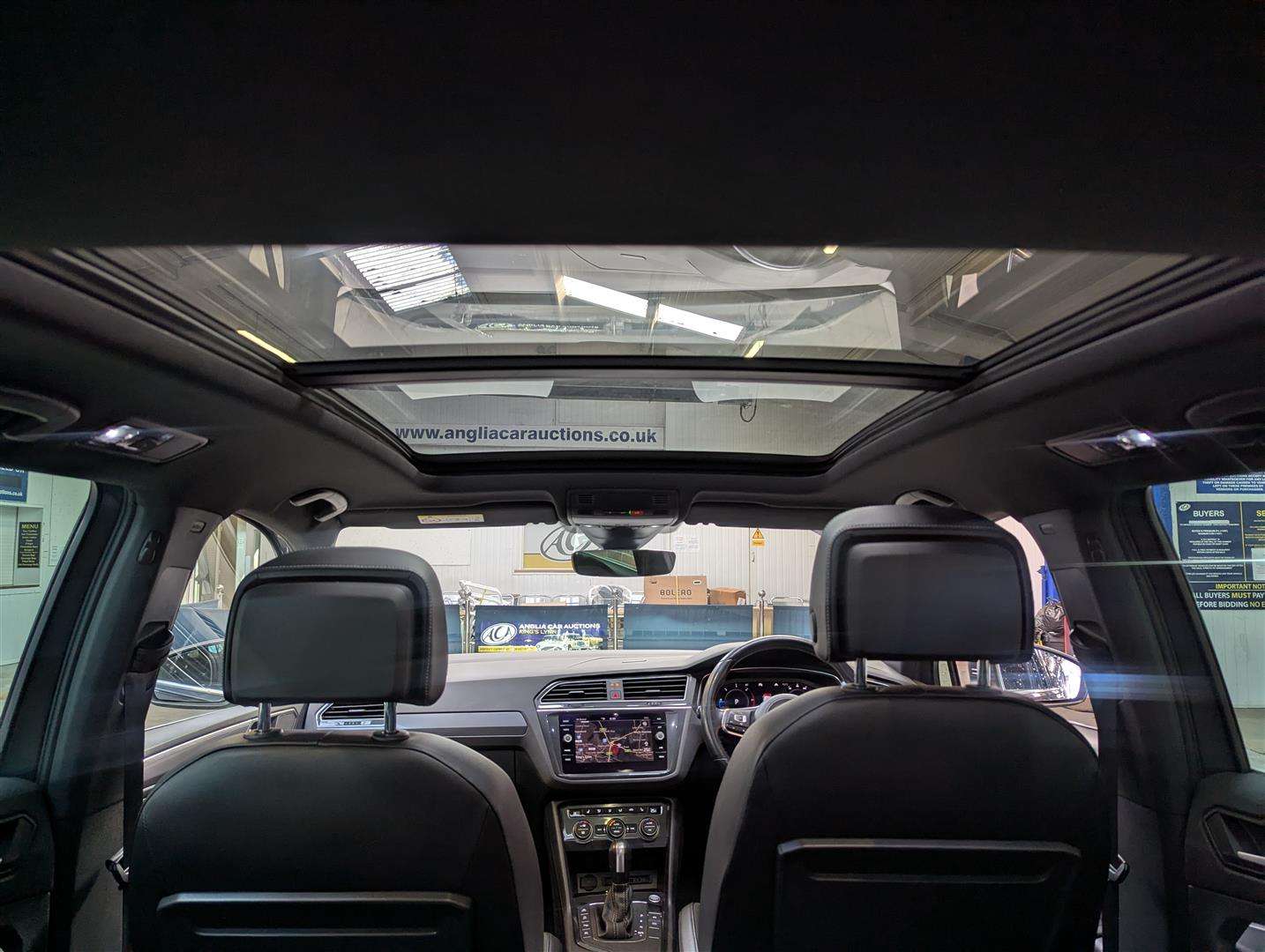 <p>2020 VOLKSWAGEN TIGUAN R-LINE TECH TDI S-</p>