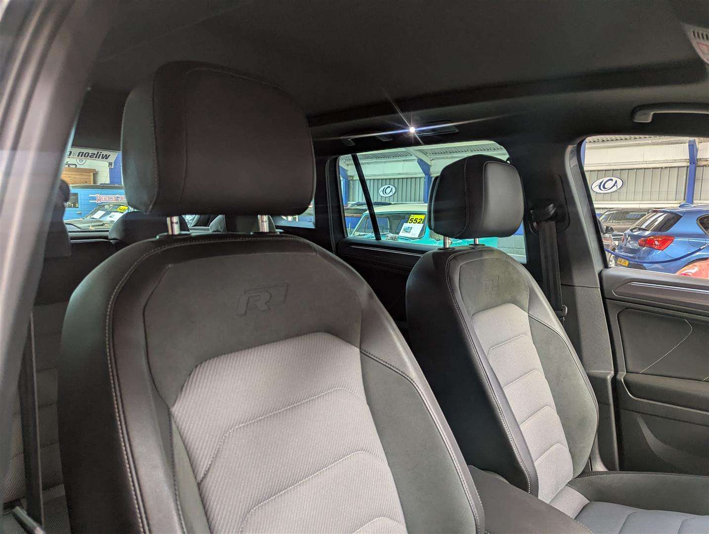 <p>2020 VOLKSWAGEN TIGUAN R-LINE TECH TDI S-</p>