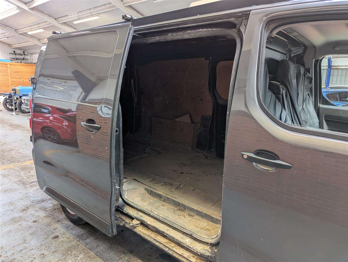 <p>2020 VAUXHALL VIVARO 2900 EDITION S/S</p>