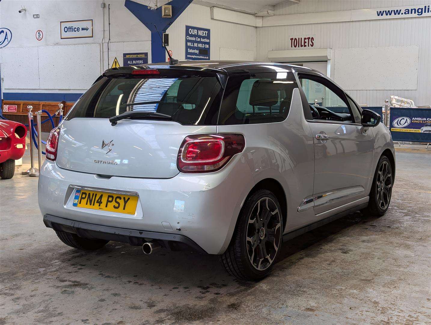 <p>2014 CITROEN DS3 DSTYLE + E-HDI</p>