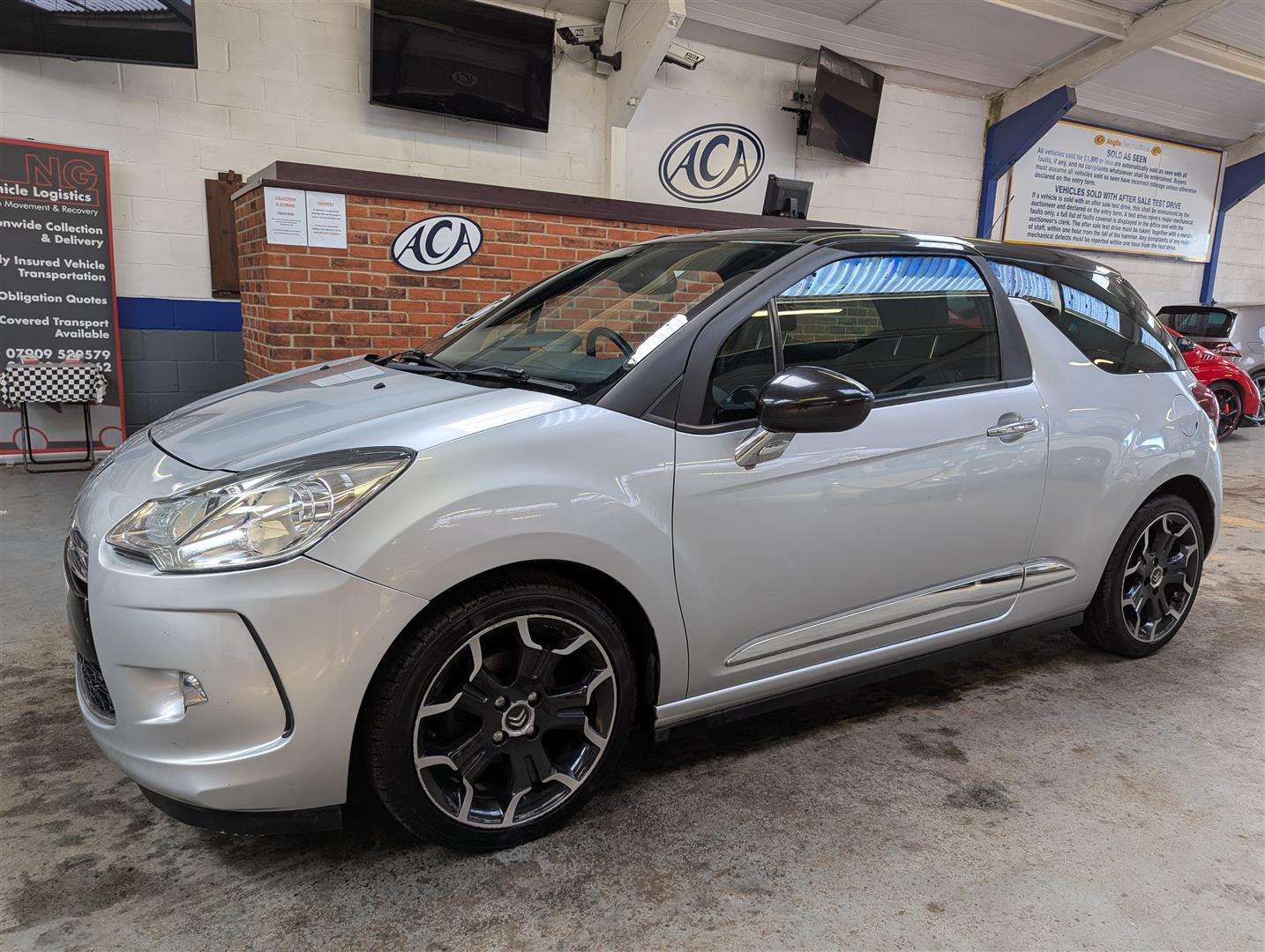 <p>2014 CITROEN DS3 DSTYLE + E-HDI</p>
