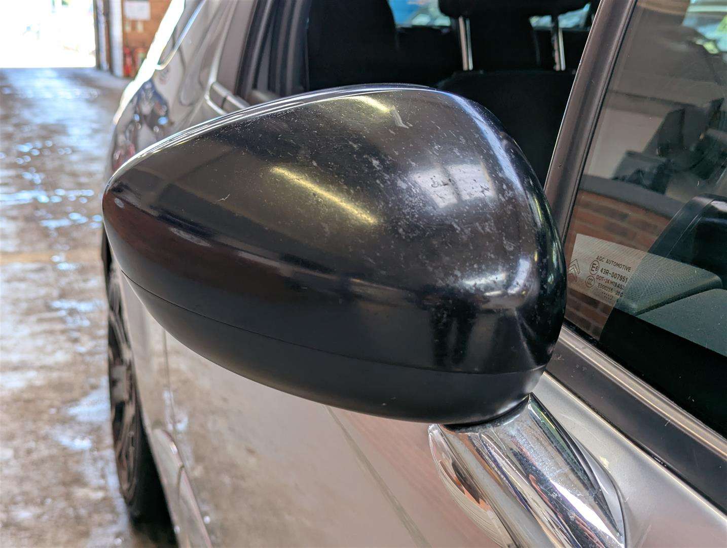 <p>2014 CITROEN DS3 DSTYLE + E-HDI</p>