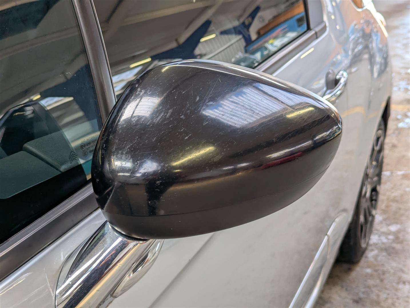 <p>2014 CITROEN DS3 DSTYLE + E-HDI</p>