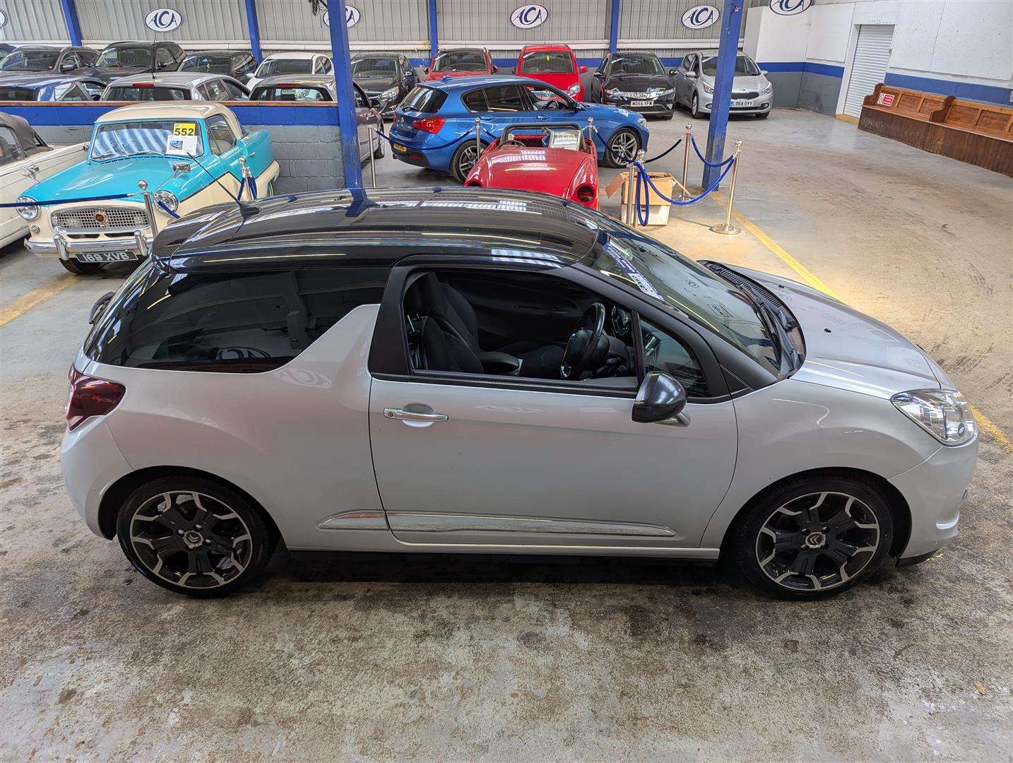 <p>2014 CITROEN DS3 DSTYLE + E-HDI</p>