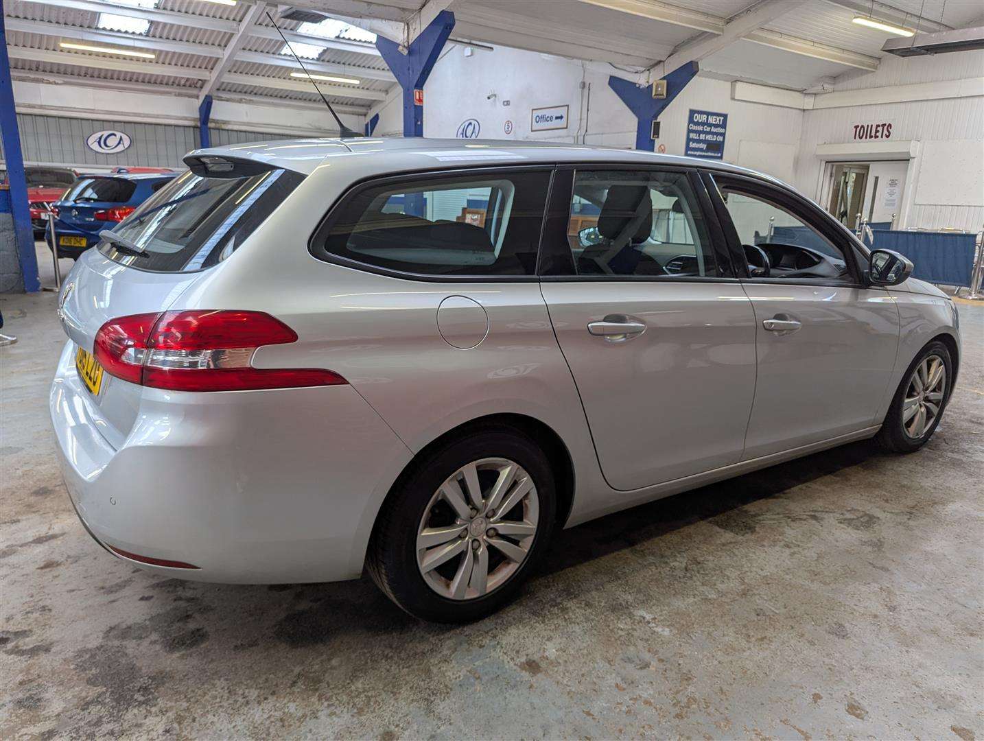 <p>2015 PEUGEOT 308 ACTIVE SW HDI</p>