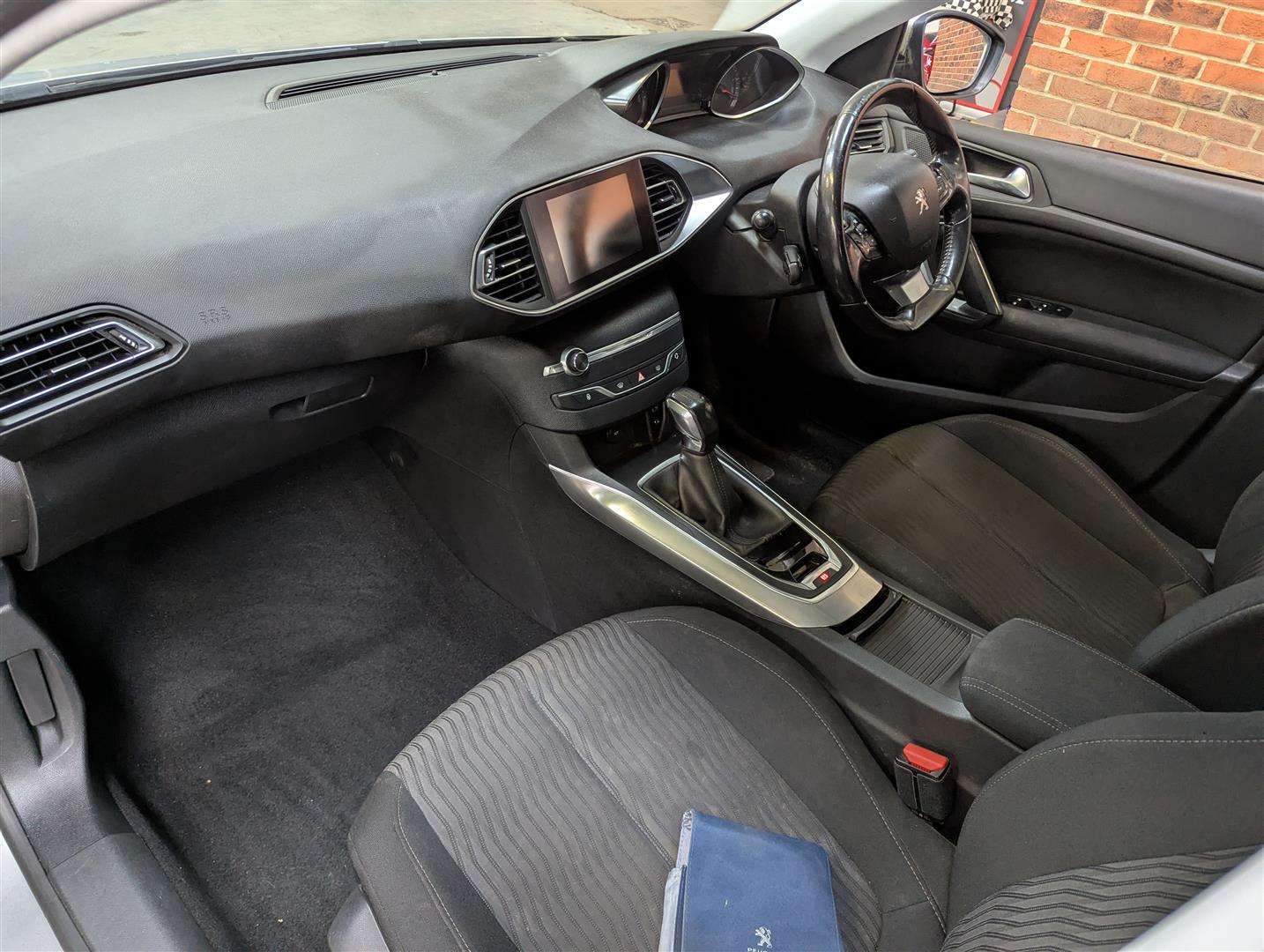 <p>2015 PEUGEOT 308 ACTIVE SW HDI</p>