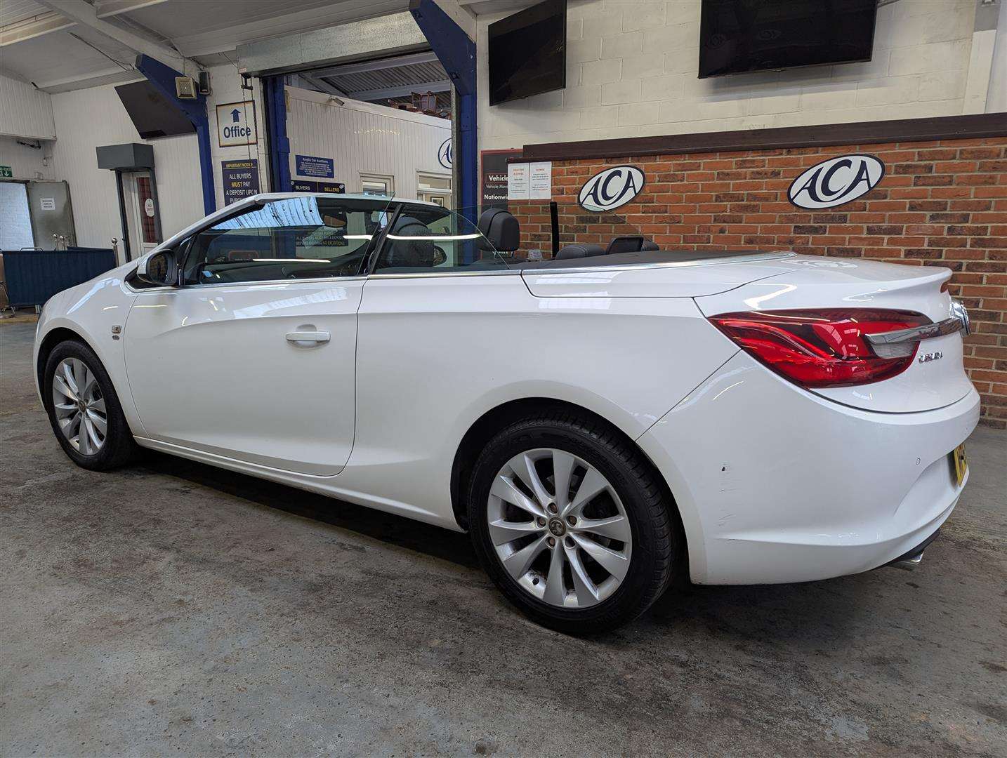 <p>2016 VAUXHALL CASCADA ELITE CDTI S/S</p>