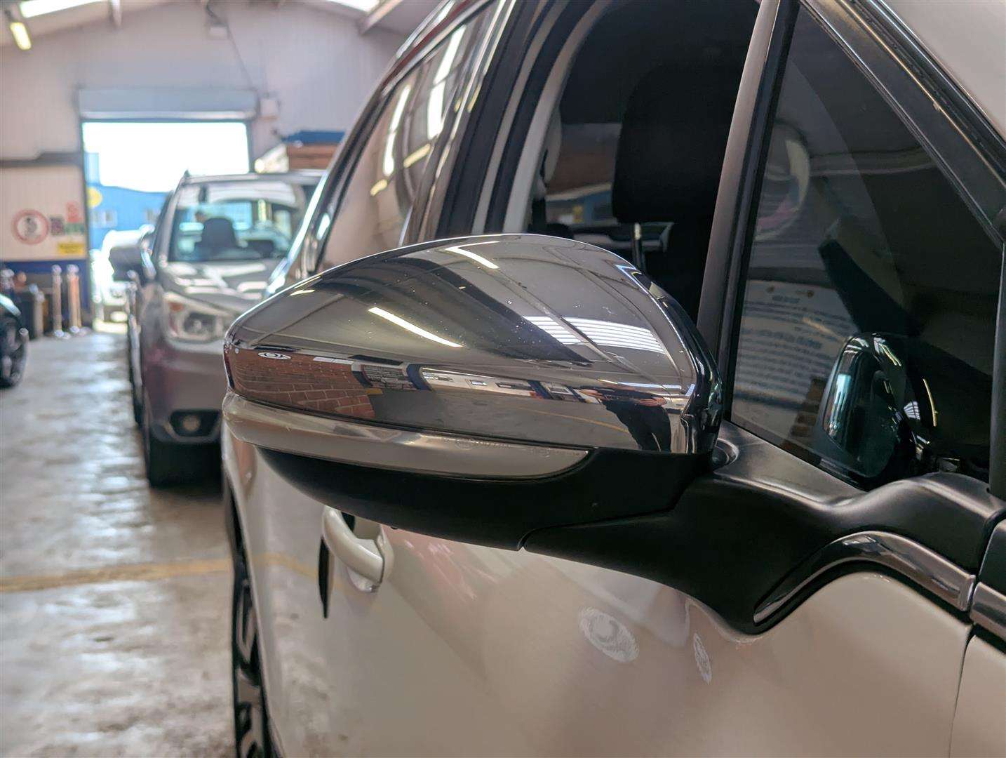 <p>2015 PEUGEOT 2008 ALLURE E-HDI</p>