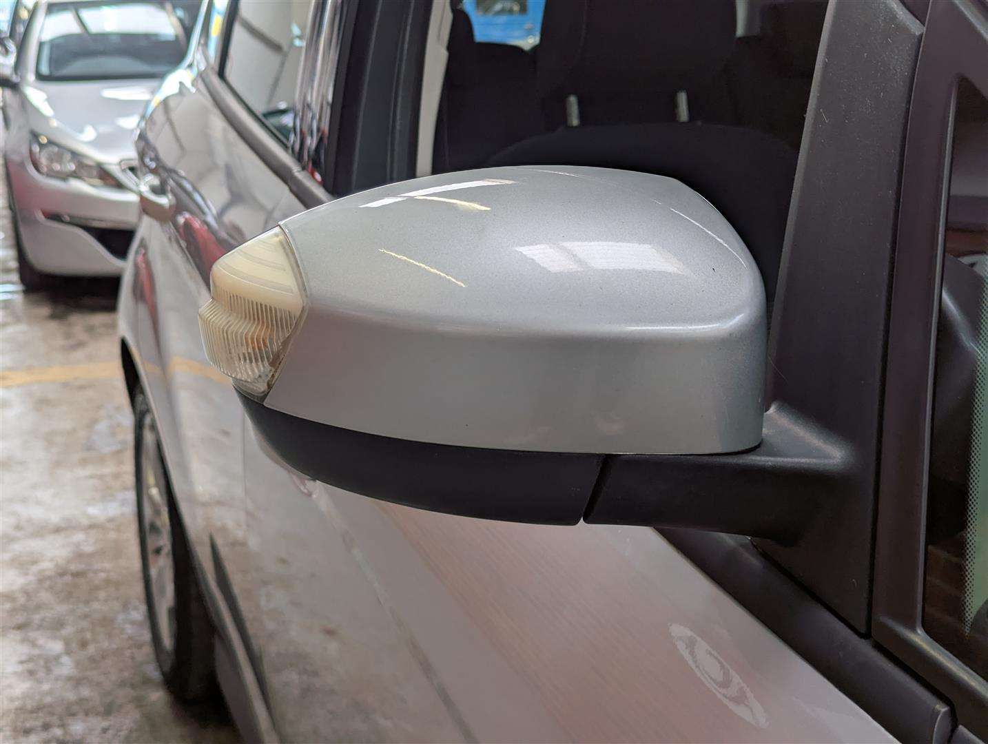 <p>2013 FORD C-MAX ZETEC</p>