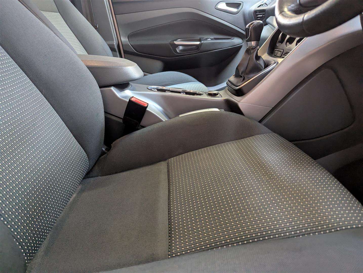 <p>2013 FORD C-MAX ZETEC</p>