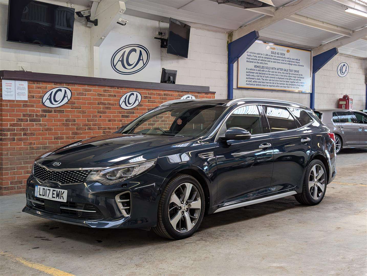 <p>2017 KIA OPTIMA GT-LINE S ISG CRDI</p>
