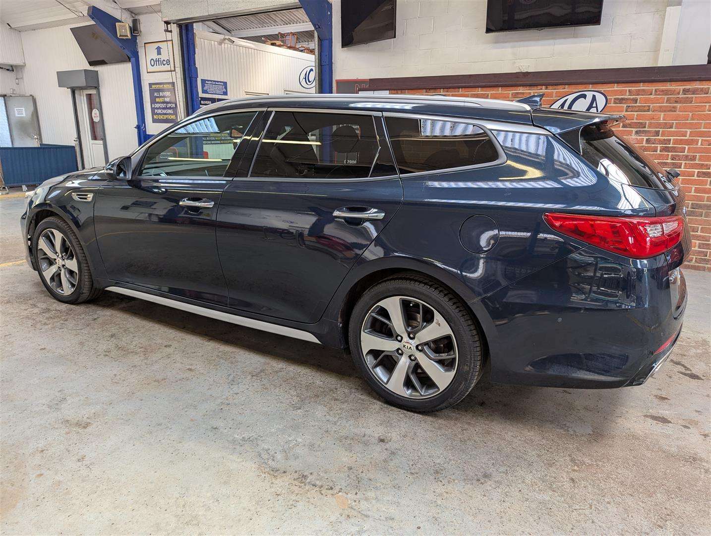 <p>2017 KIA OPTIMA GT-LINE S ISG CRDI</p>
