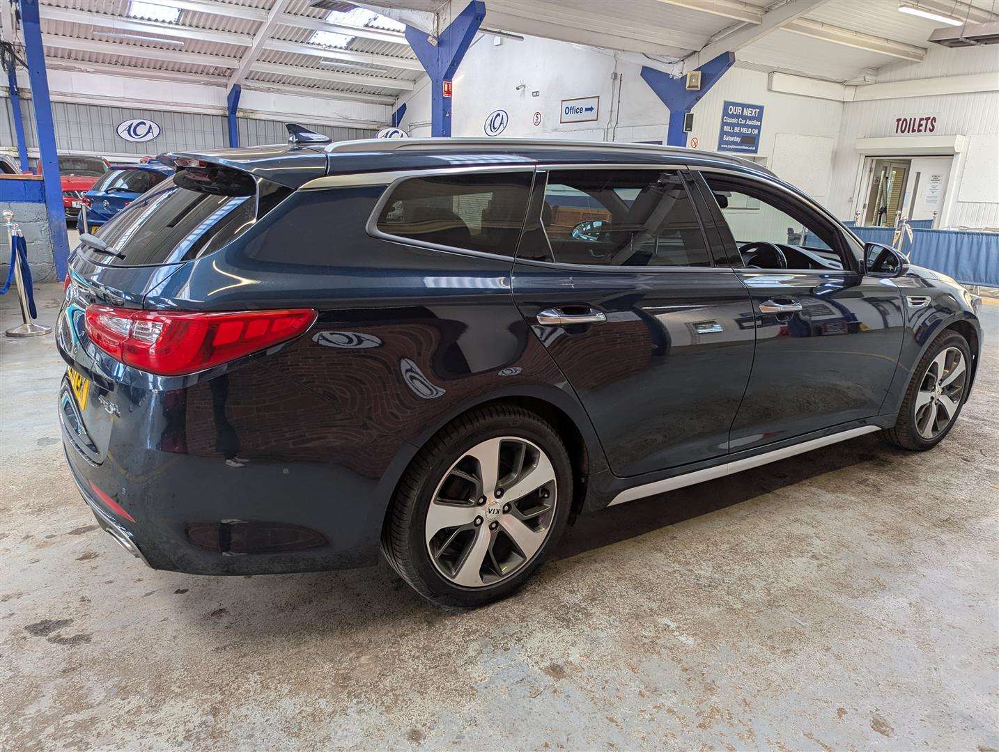 <p>2017 KIA OPTIMA GT-LINE S ISG CRDI</p>