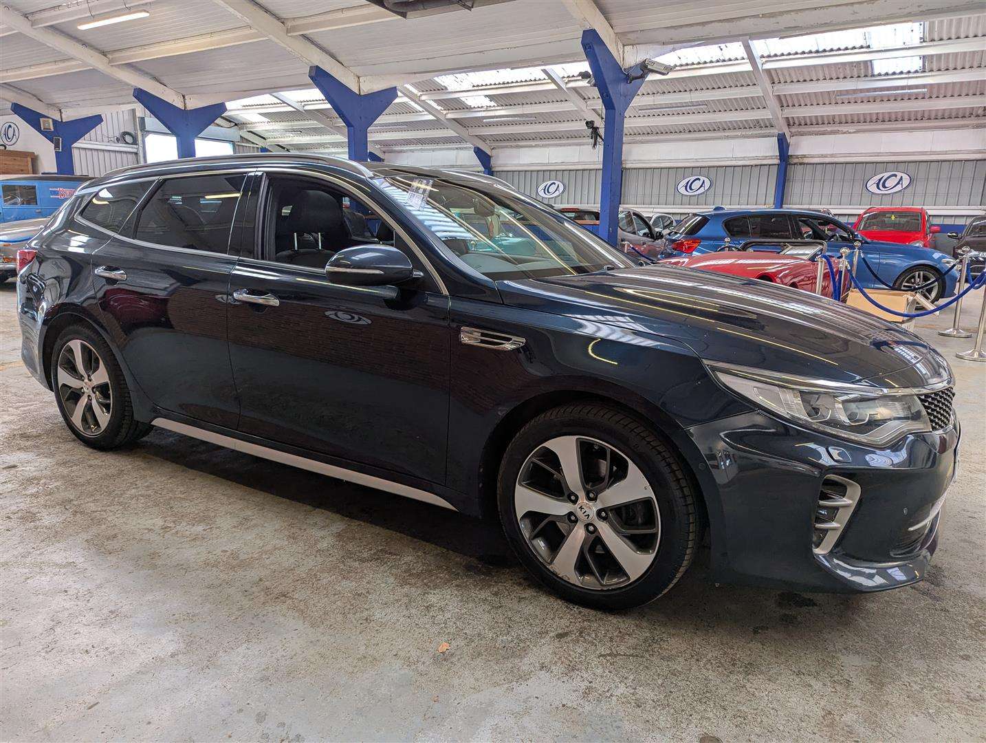 <p>2017 KIA OPTIMA GT-LINE S ISG CRDI</p>