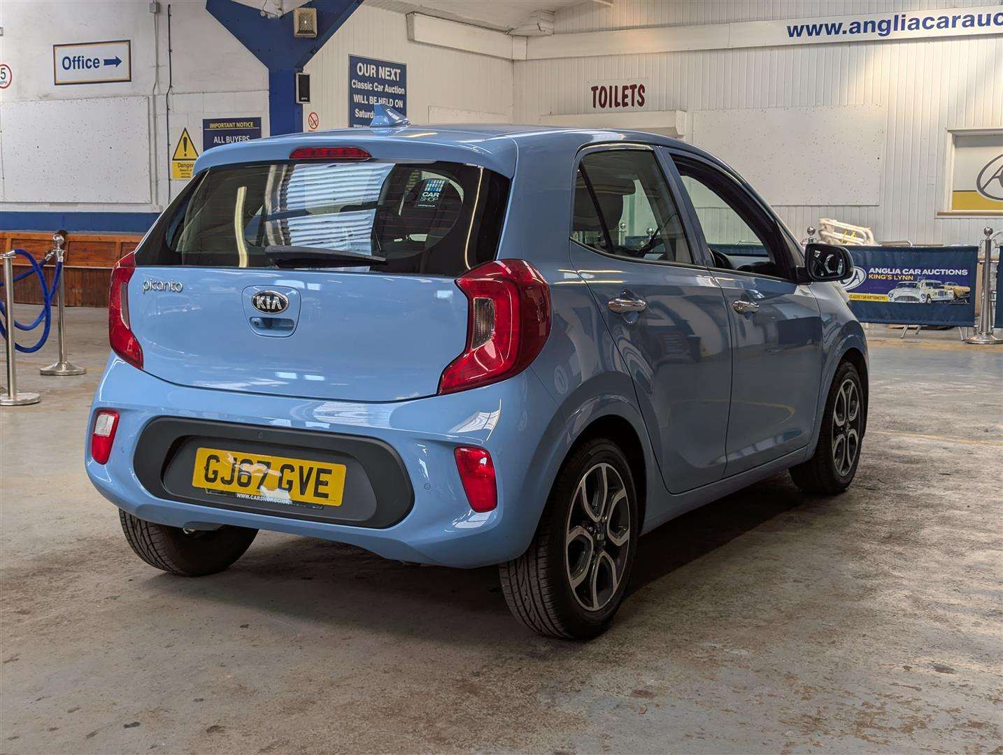 <p>2017 KIA PICANTO 3</p>
