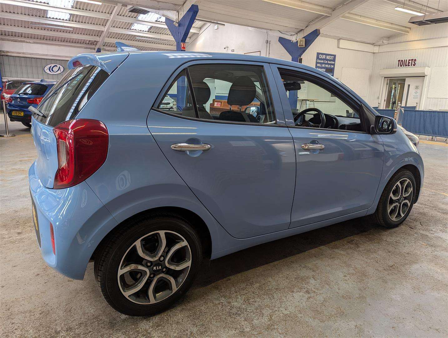 <p>2017 KIA PICANTO 3</p>