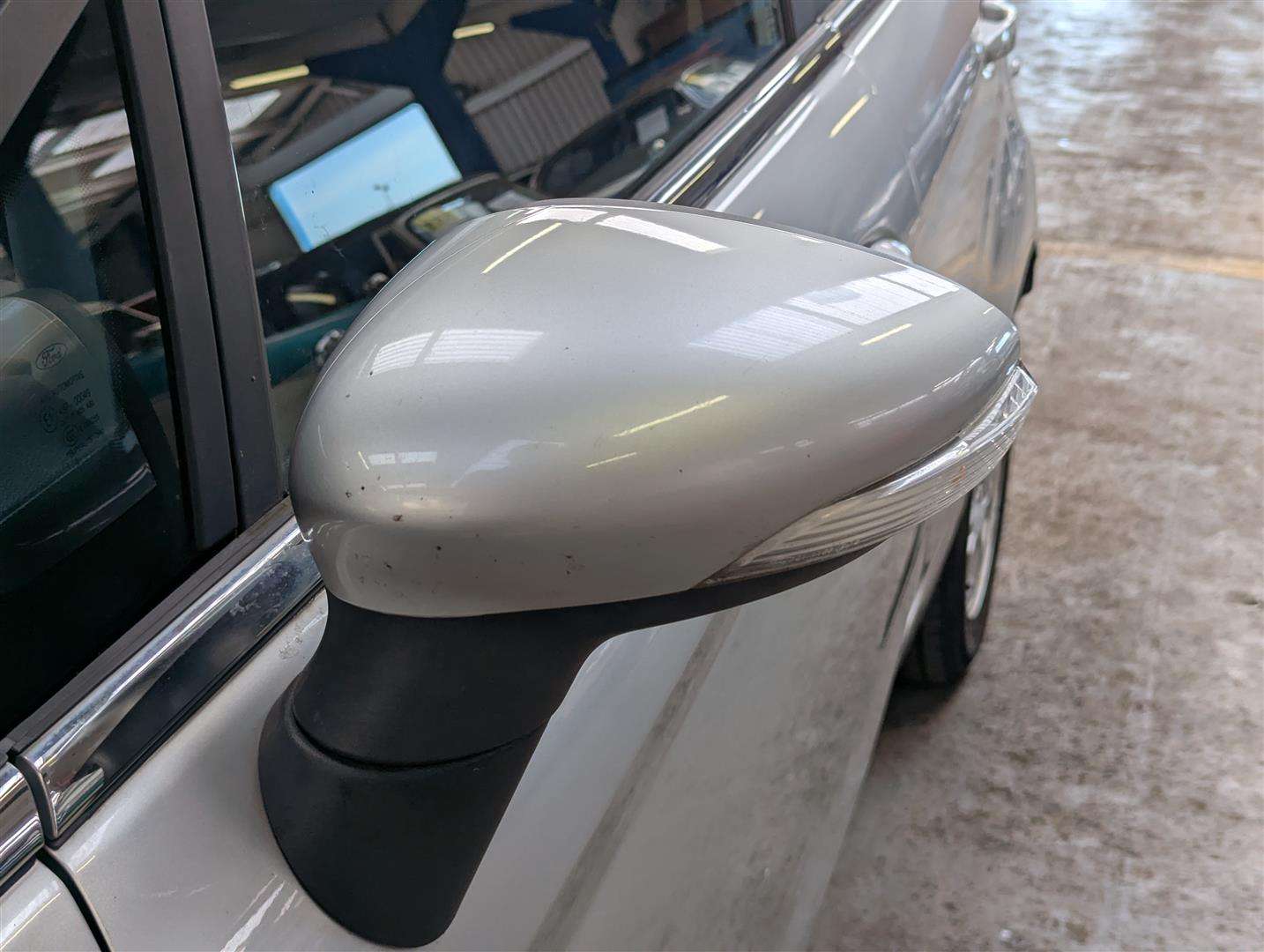 <p>2015 FORD FIESTA TITANIUM ECONETIC</p>