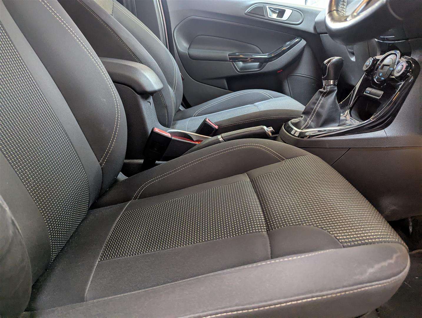 <p>2015 FORD FIESTA TITANIUM ECONETIC</p>