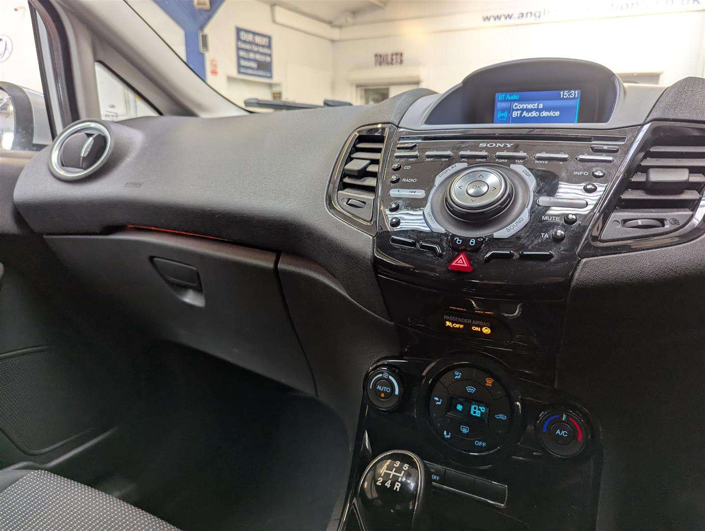 <p>2015 FORD FIESTA TITANIUM ECONETIC</p>