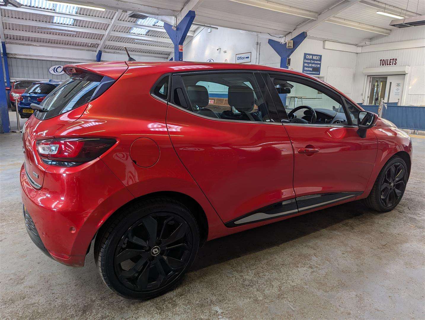 <p>2017 RENAULT CLIO SIGNATURE NAV DCI</p>