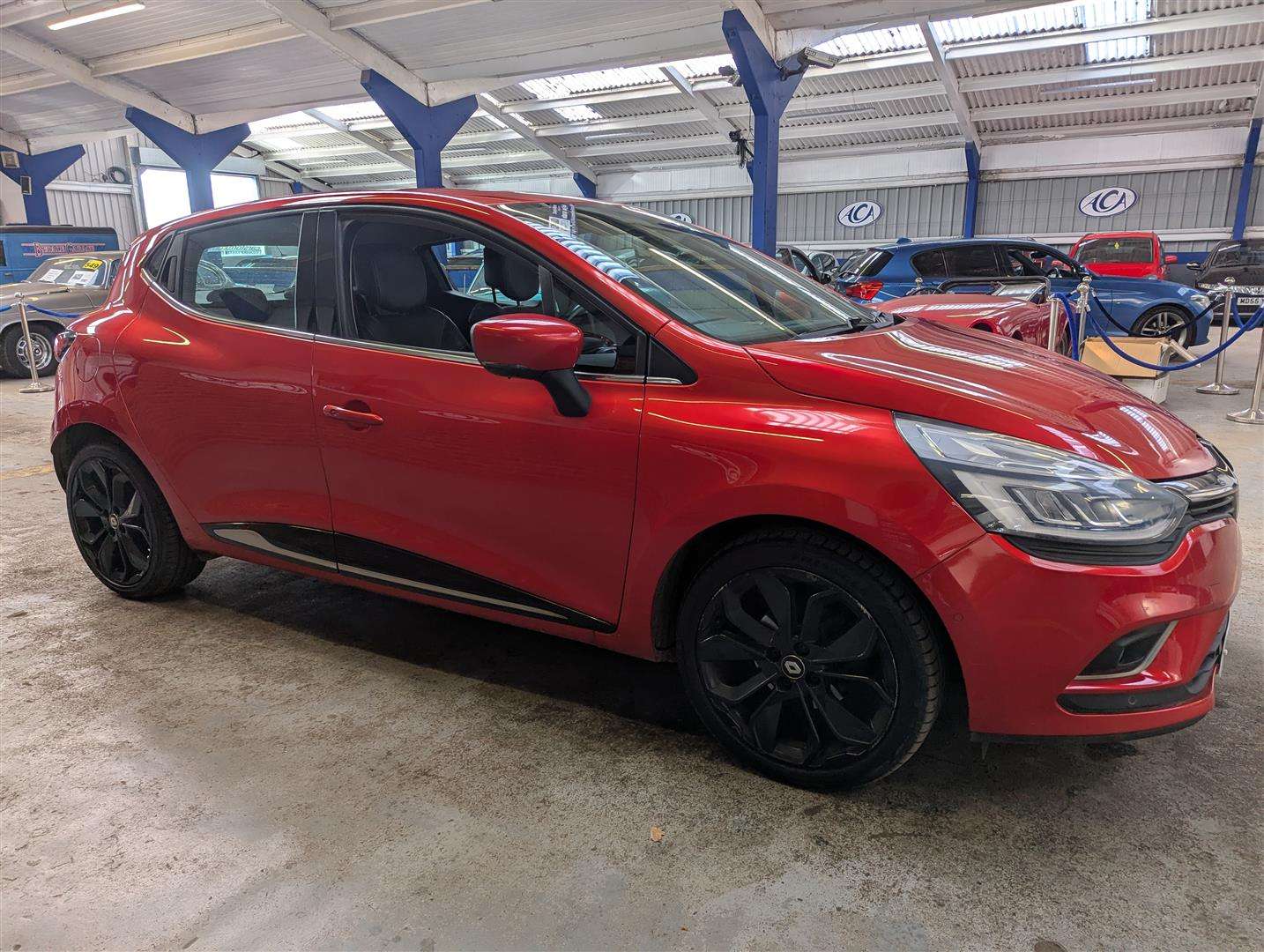 <p>2017 RENAULT CLIO SIGNATURE NAV DCI</p>