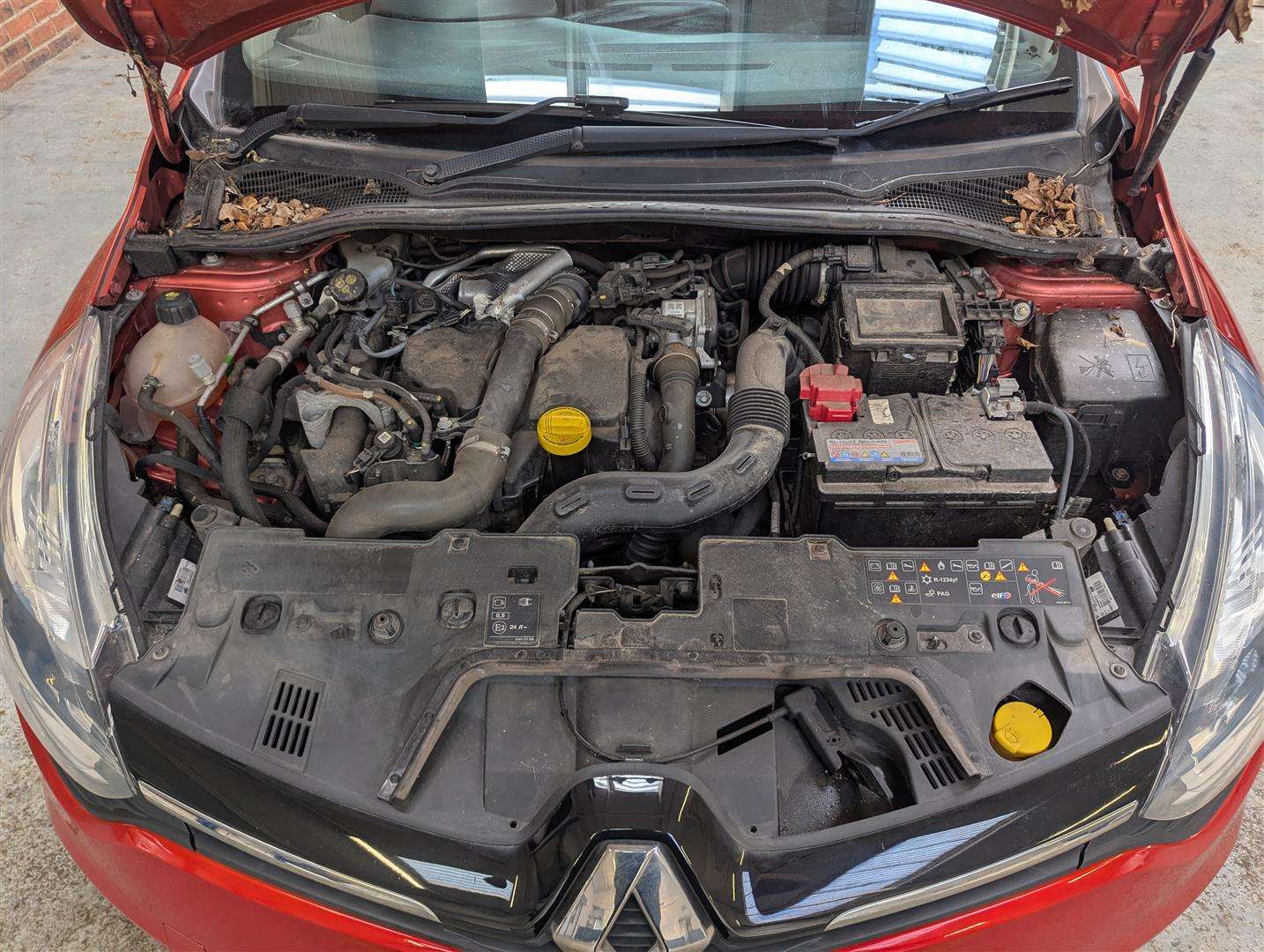 <p>2017 RENAULT CLIO SIGNATURE NAV DCI</p>