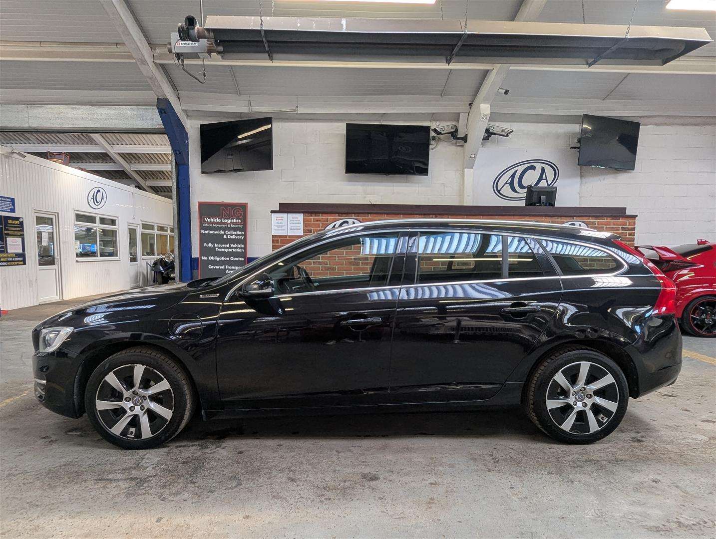 <p>2014 VOLVO V60 PLUG-IN HYBRID AWD D6</p>