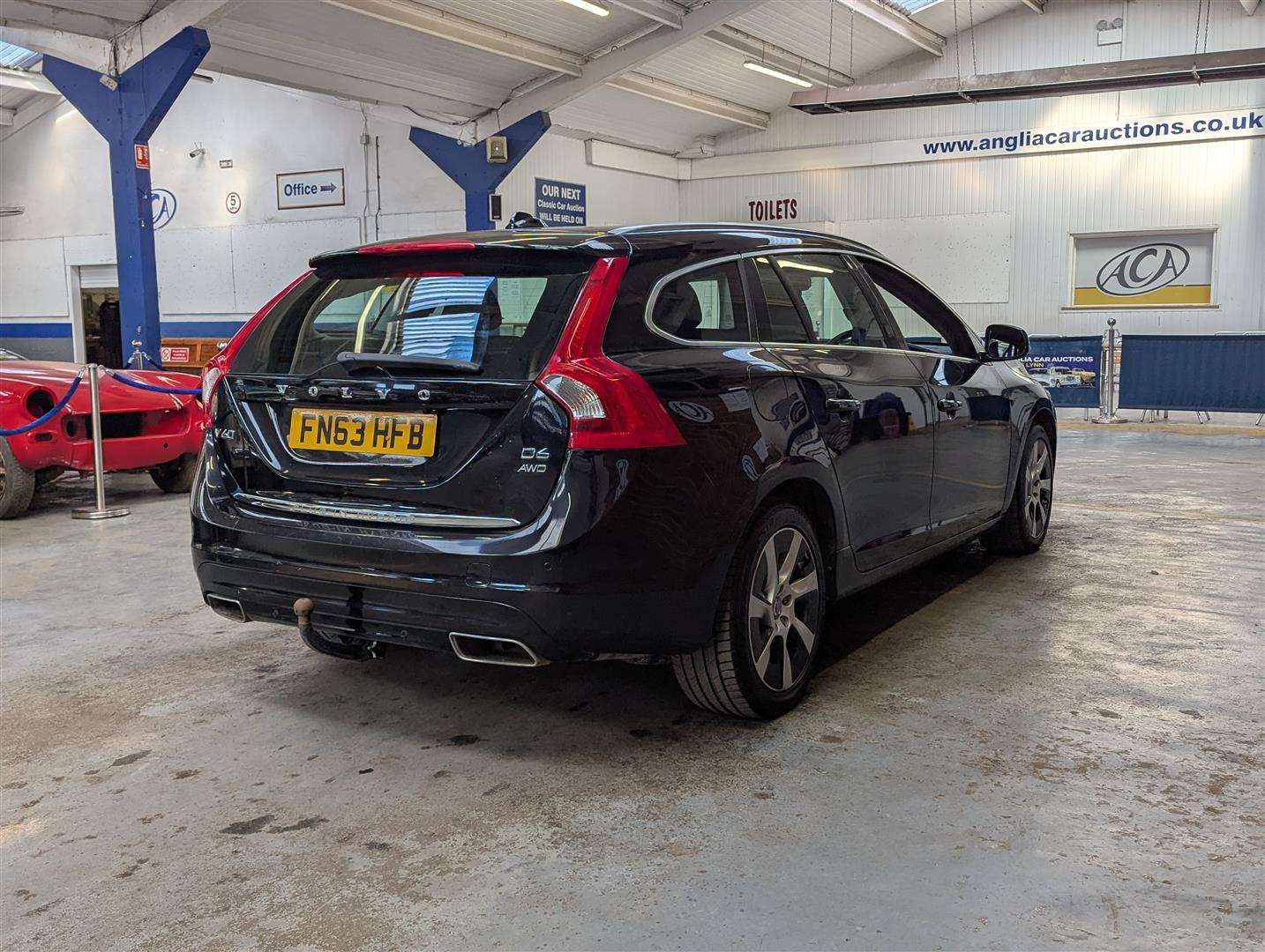 <p>2014 VOLVO V60 PLUG-IN HYBRID AWD D6</p>