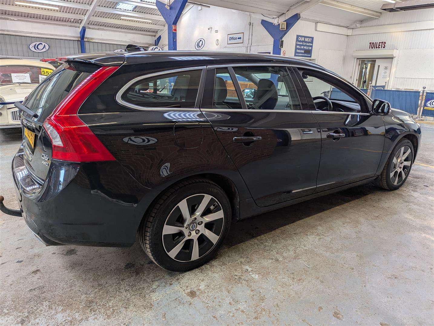 <p>2014 VOLVO V60 PLUG-IN HYBRID AWD D6</p>