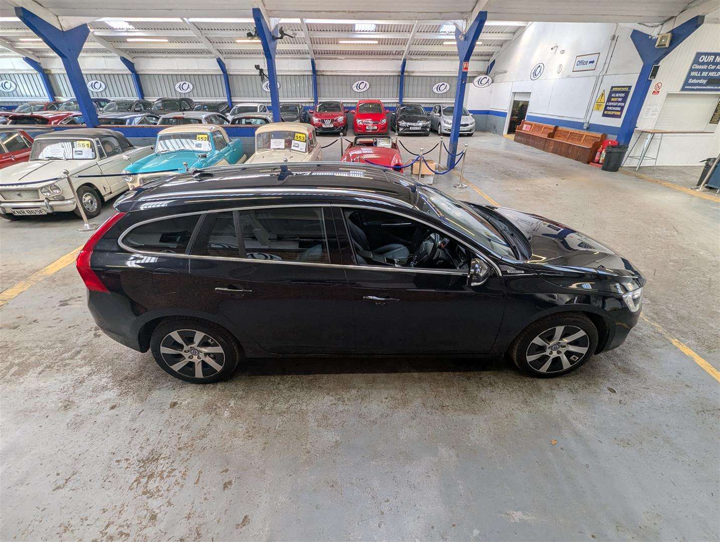 <p>2014 VOLVO V60 PLUG-IN HYBRID AWD D6</p>