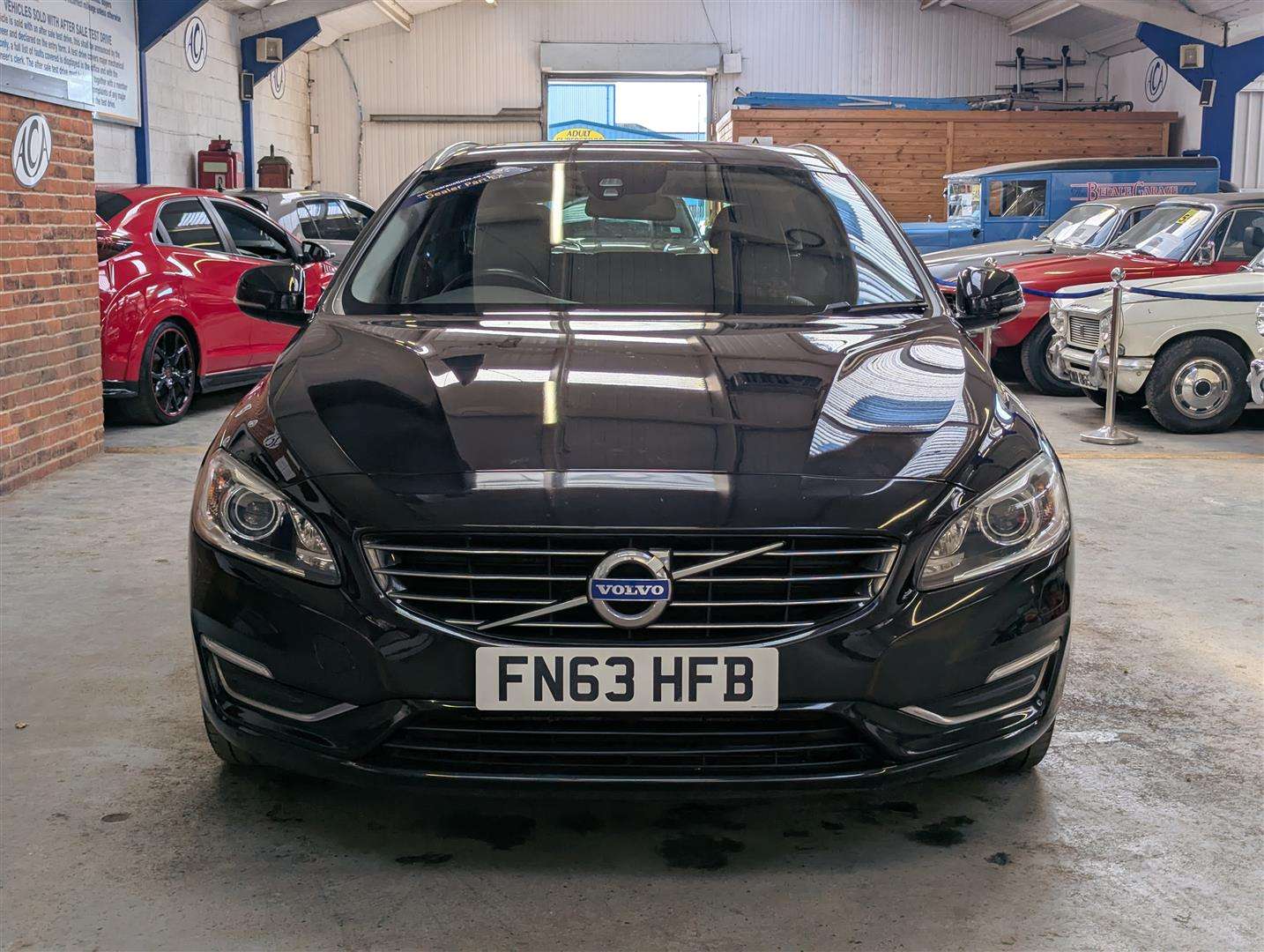 <p>2014 VOLVO V60 PLUG-IN HYBRID AWD D6</p>