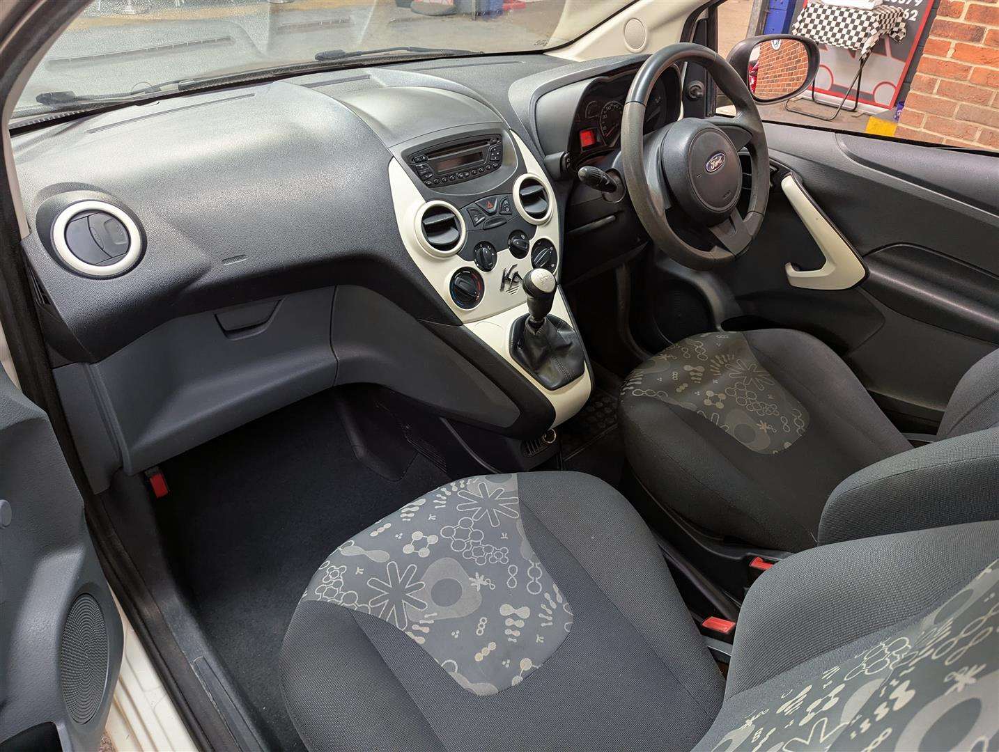 <p>2011 FORD KA STUDIO</p>